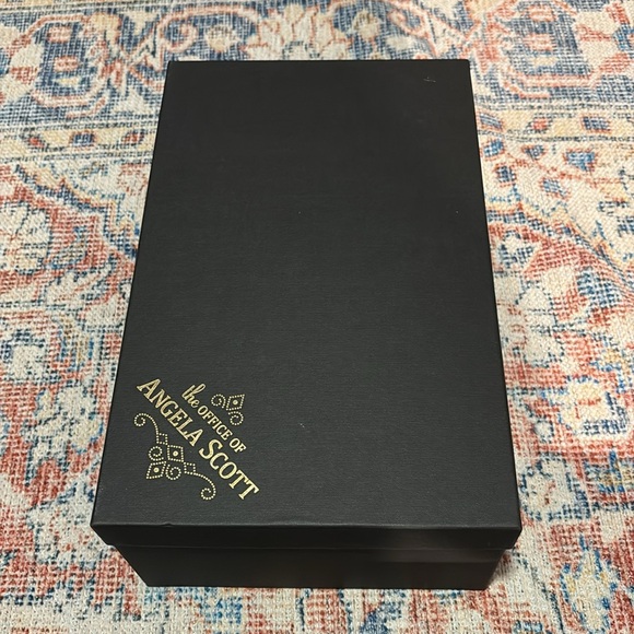 The Office of Angela Scott Miss Cleo Pointed Toe Loafer Pump SZ 39.5 NIB - Picture 9 of 10